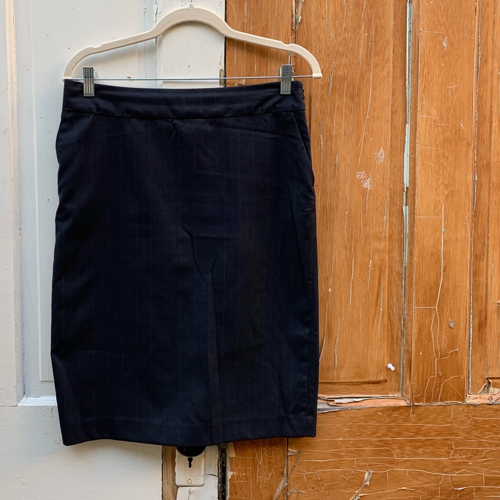 Old Navy black pinstriped skirt Size 6